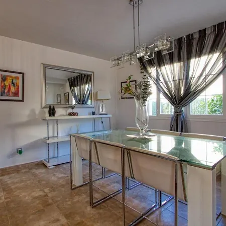 Carrer Pagell فيلة *