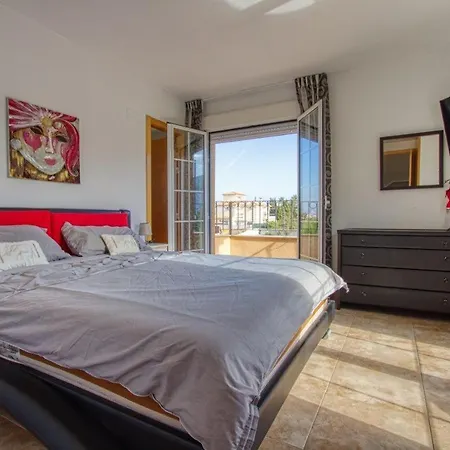 Carrer Pagell * 阿尔比尔