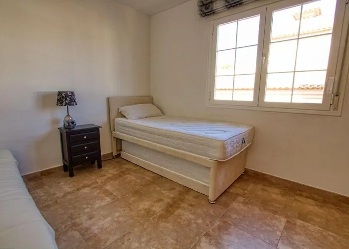 Carrer Pagell * Альбир